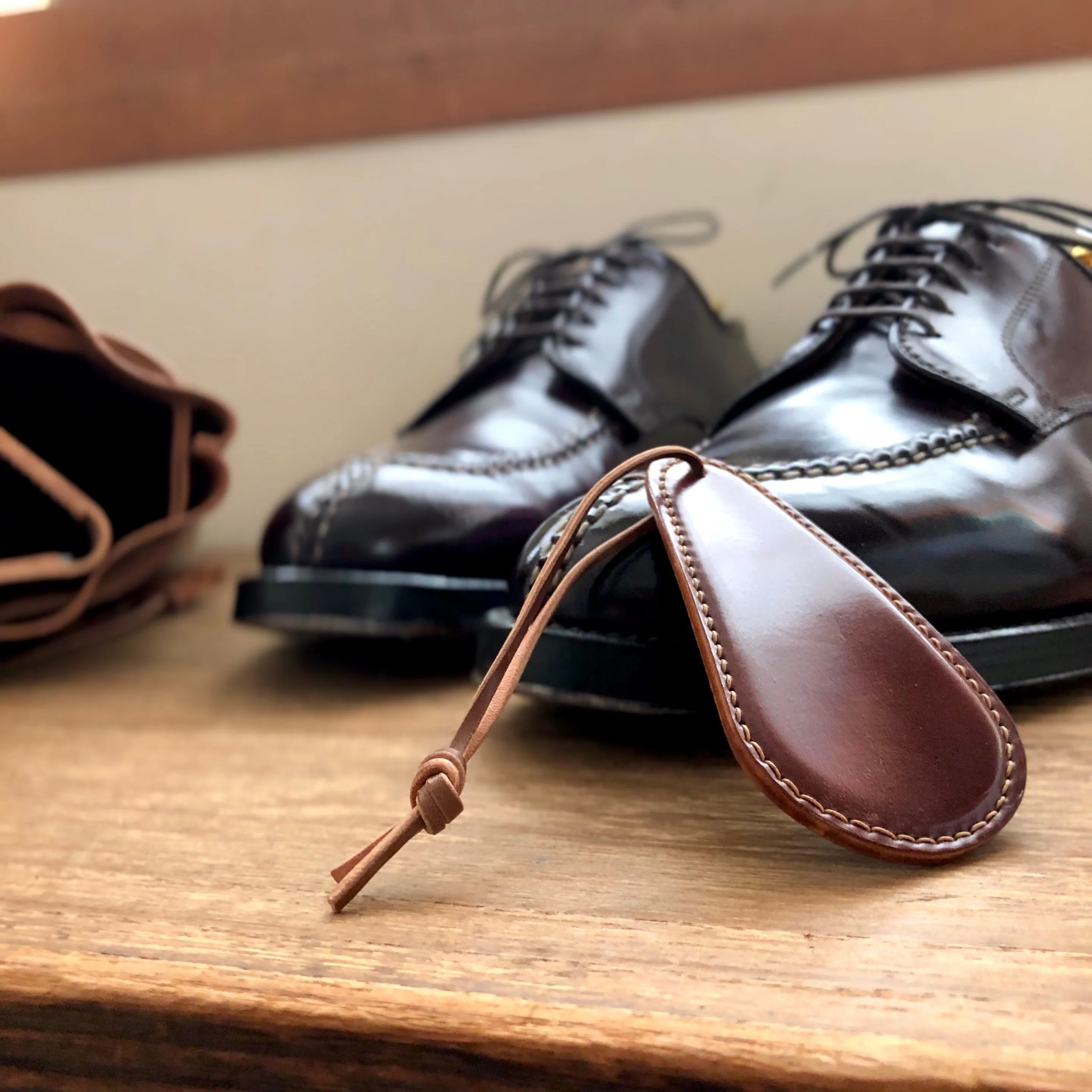 Shell Shoehorn【Horween】シェルコードバンで包んだ靴べら